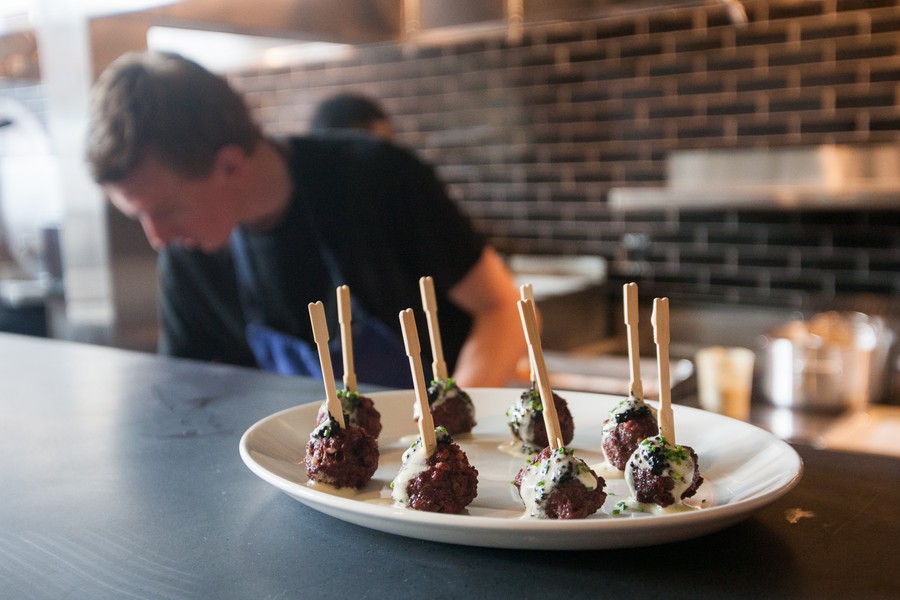 Upscale eatery opens today on 53rd