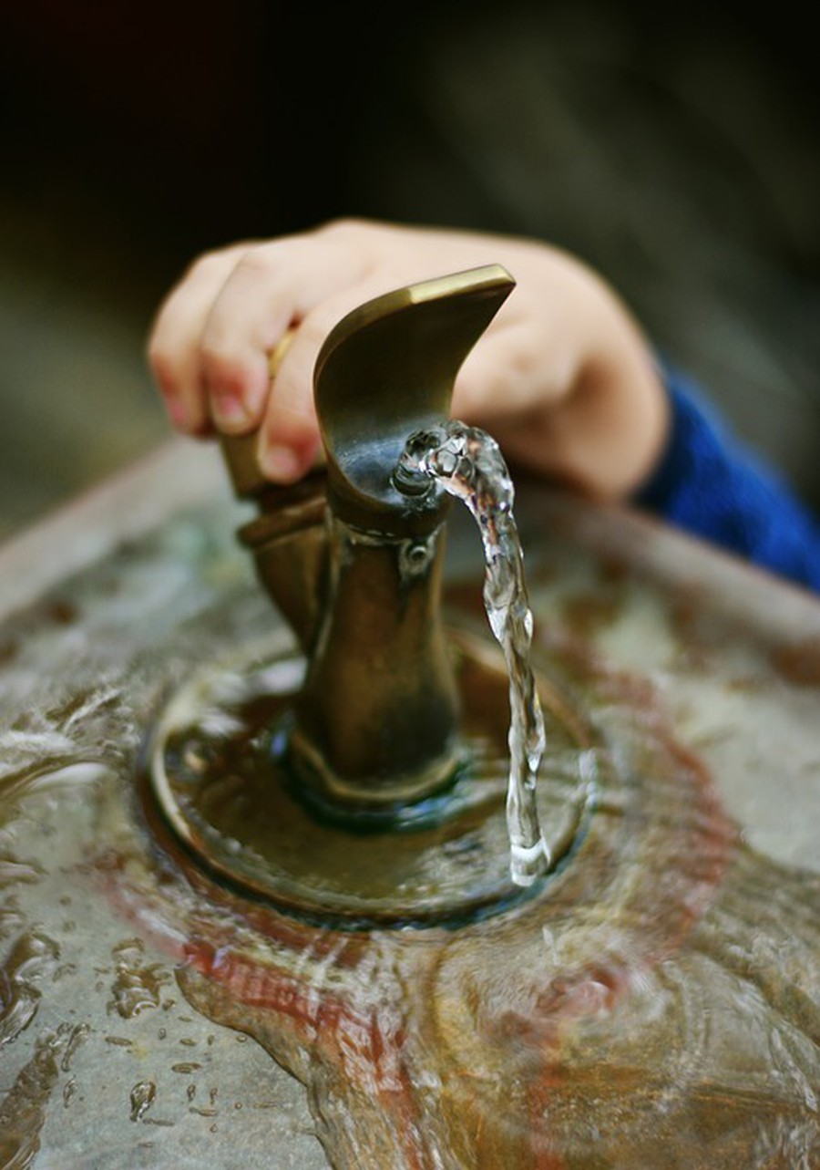Lead concentrations in excess of FDA safety guidelines were discovered in the tap water of 30% of the nearly 3,000 Chicago homes tested.
